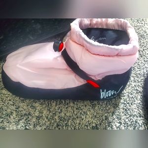 Girls Sz Meduim Ballet Booties
